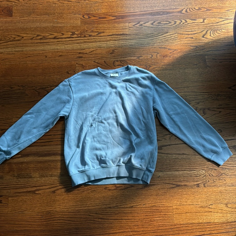 H&M No 5 essentials sky blue crewneck
